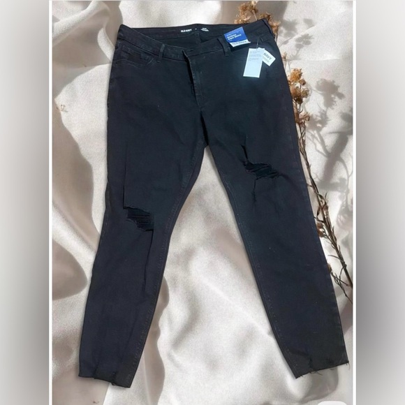 Old Navy Mid-Rise Rockstar Super-Skinny Ankle Jeans – Black - Picture 3 of 7